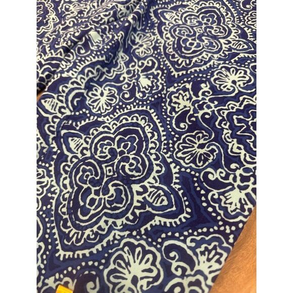 Chico's So Slimming Brigitte Cool Medallion Crop Pants Blue 1.5 (Sz 10) - Picture 10 of 10